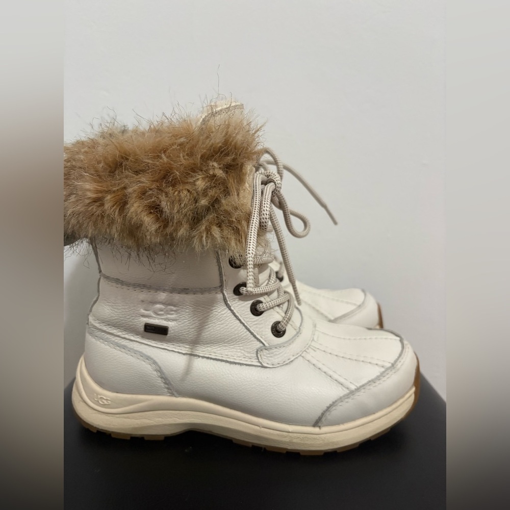 UGG Women's Cream and Tan Winter Boots - Picture 7 of 10